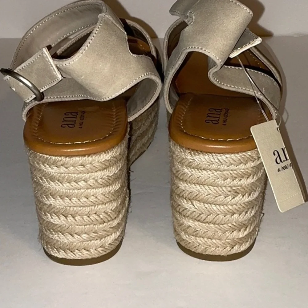 NWT, a.n.a laskie wedges, size 8 - Picture 4 of 9